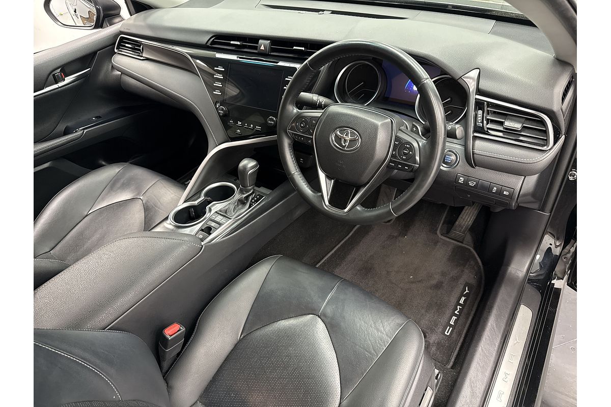 2019 Toyota Camry SX GSV70R