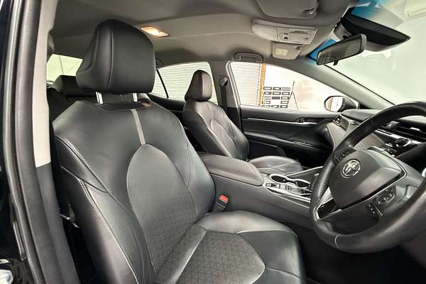 2019 Toyota Camry SX GSV70R