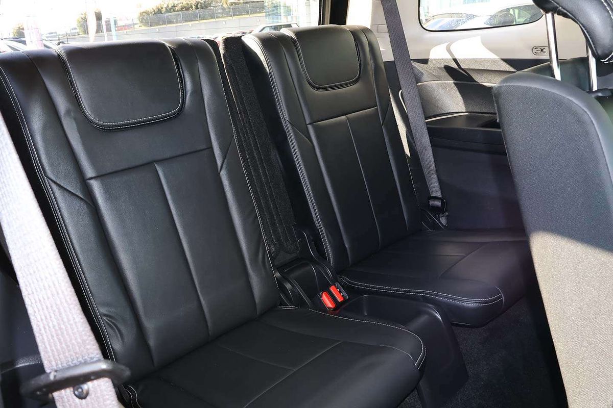 2018 Isuzu MU-X LS-T