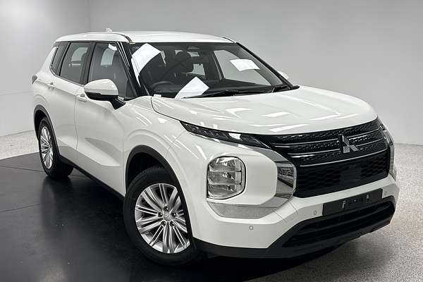 2022 Mitsubishi Outlander ES ZM