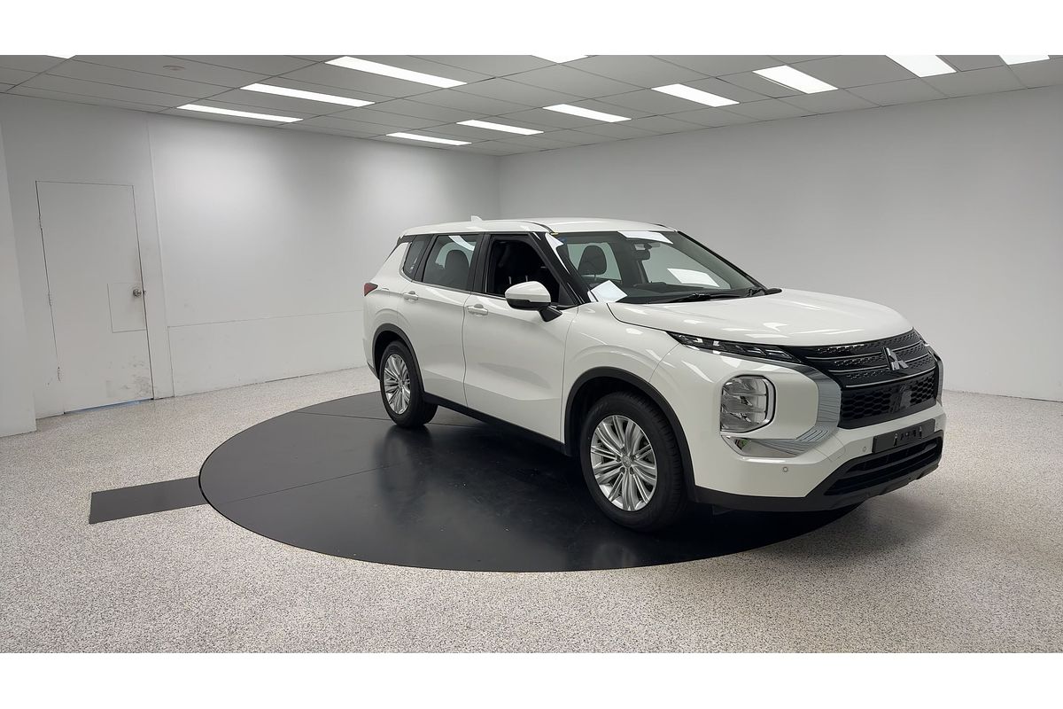 2022 Mitsubishi Outlander ES ZM