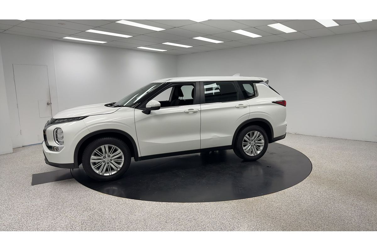 2022 Mitsubishi Outlander ES ZM