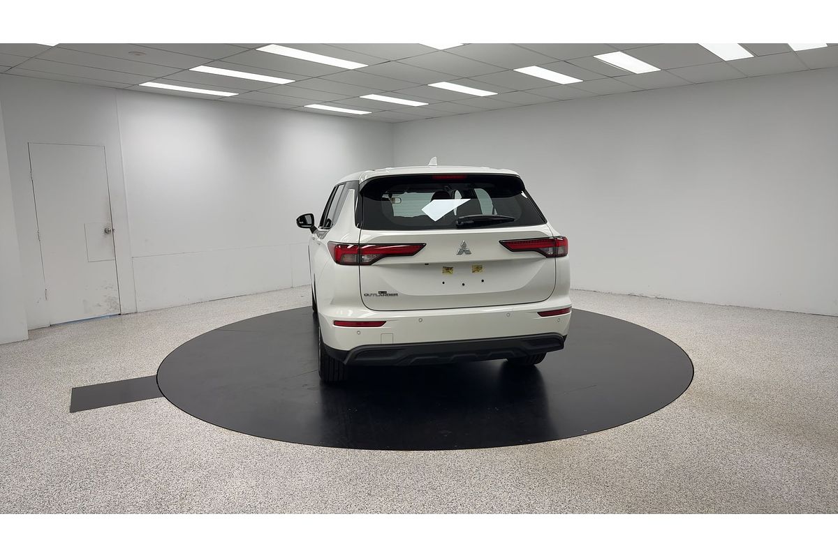 2022 Mitsubishi Outlander ES ZM