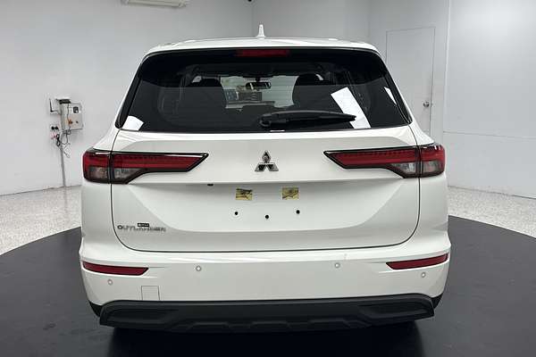 2022 Mitsubishi Outlander ES ZM