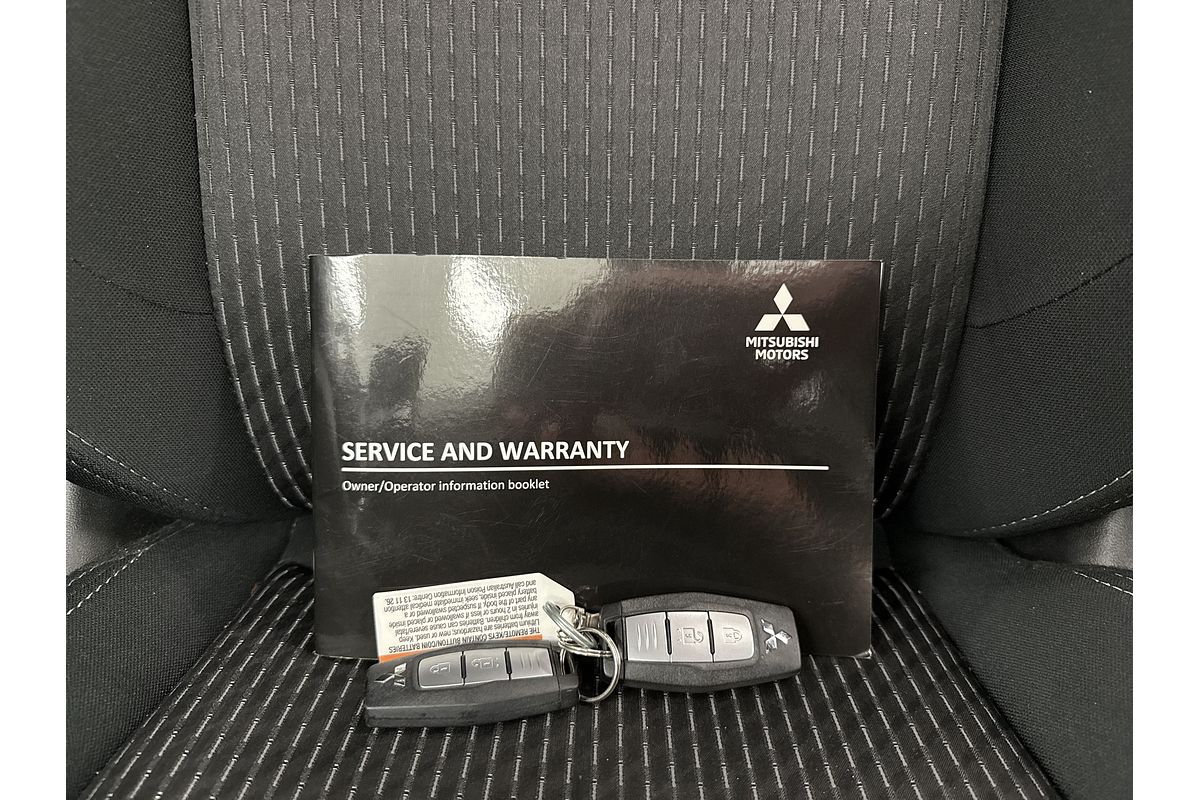 2022 Mitsubishi Outlander ES ZM