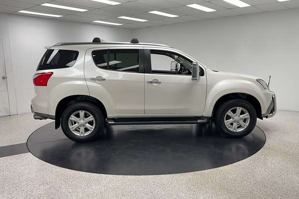 2015 Isuzu MU-X LS-T