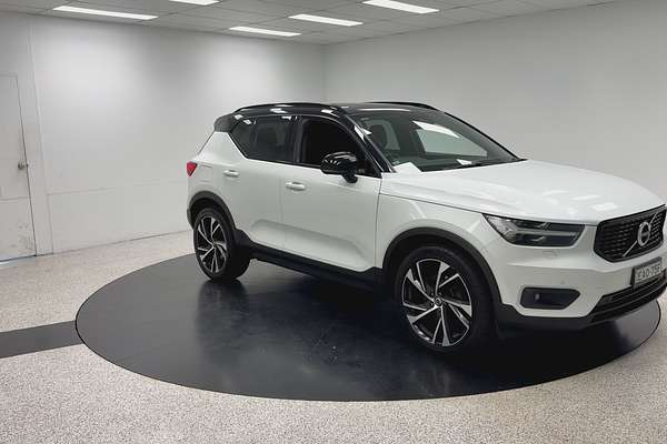 2019 Volvo XC40 T5 R-Design