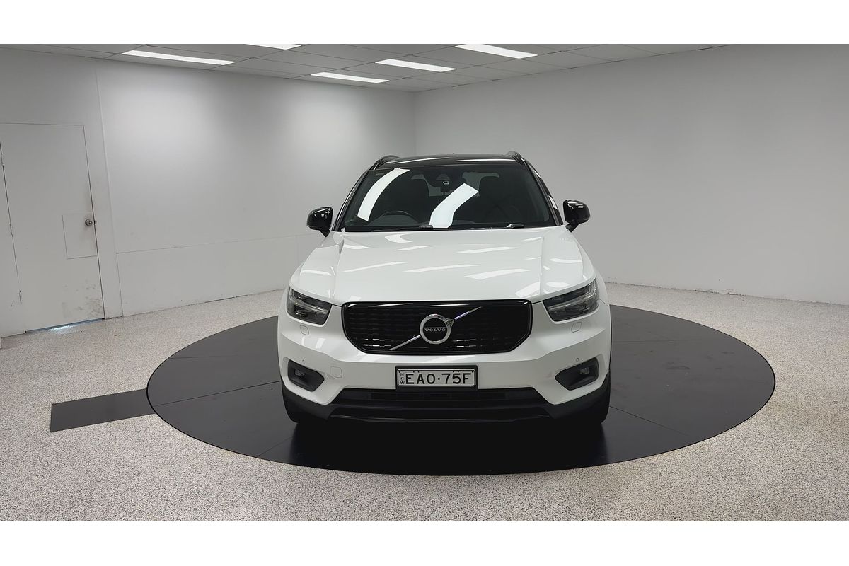 2019 Volvo XC40 T5 R-Design