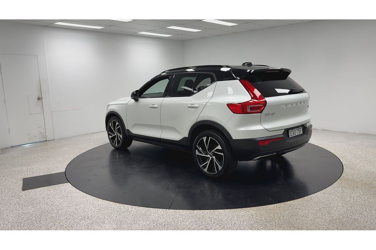 2019 Volvo XC40 T5 R-Design