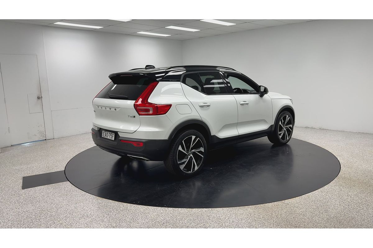 2019 Volvo XC40 T5 R-Design