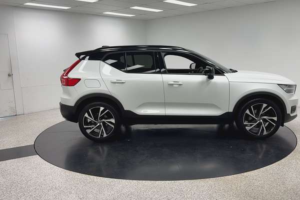 2019 Volvo XC40 T5 R-Design