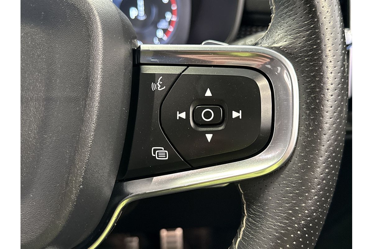 2019 Volvo XC40 T5 R-Design