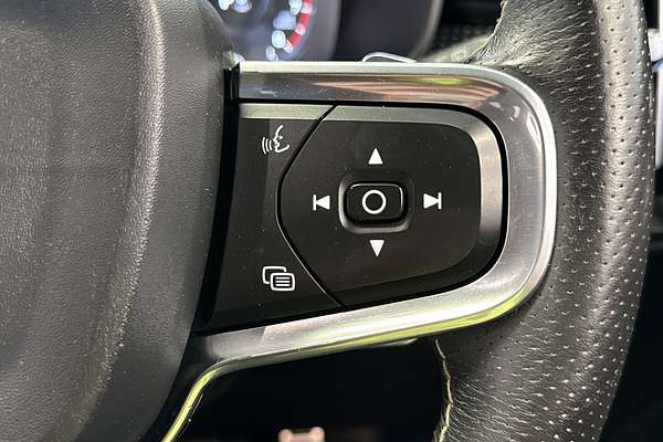 2019 Volvo XC40 T5 R-Design