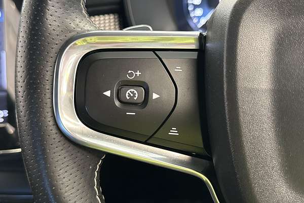 2019 Volvo XC40 T5 R-Design