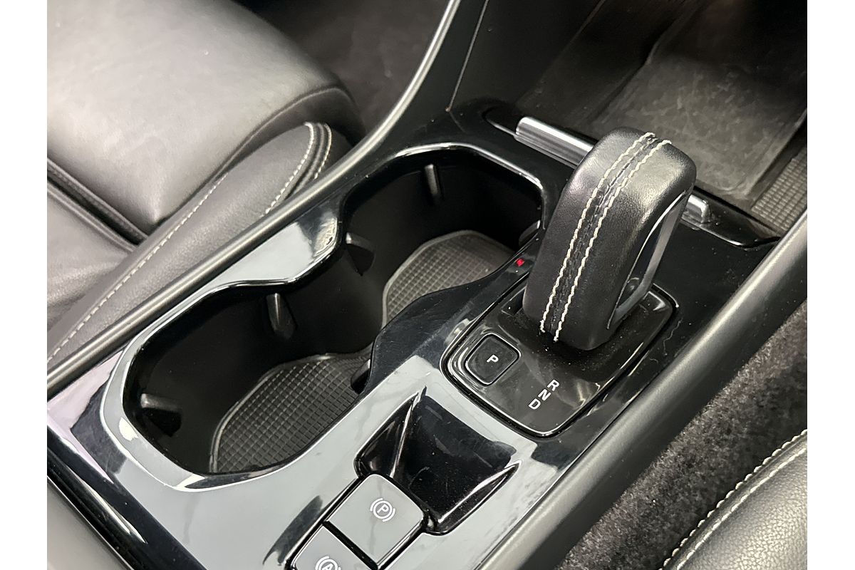 2019 Volvo XC40 T5 R-Design