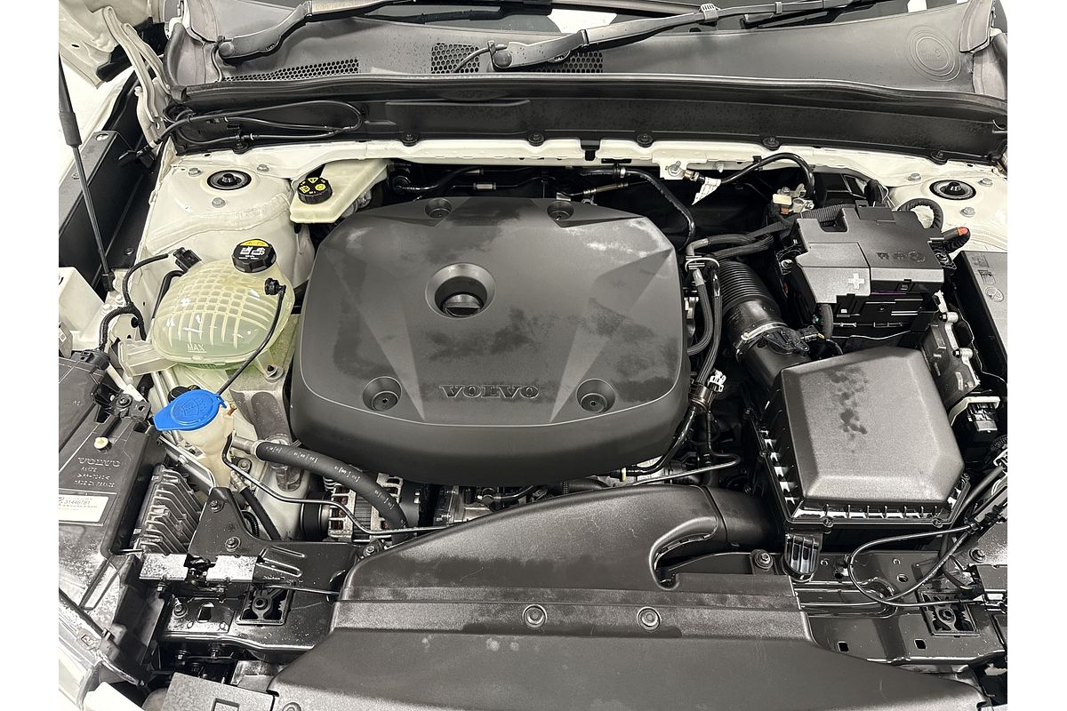 2019 Volvo XC40 T5 R-Design