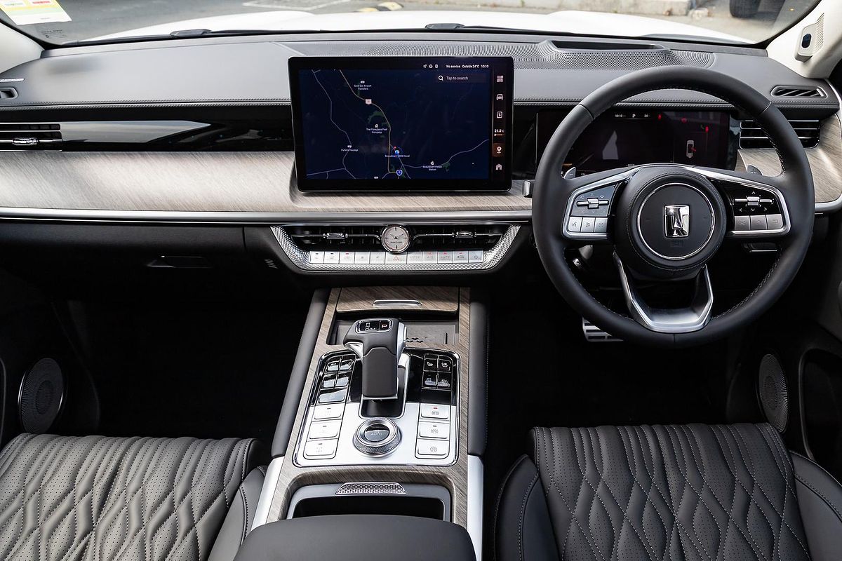 2025 GWM Tank 500 Ultra Hi4-T PHEV P03