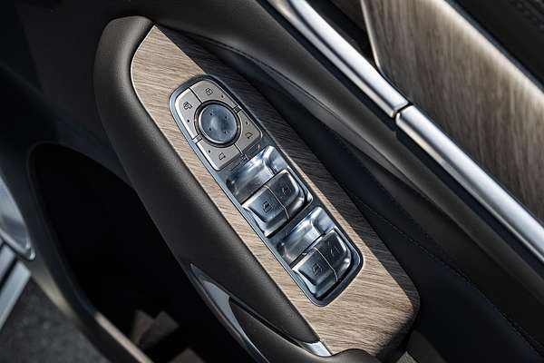 2025 GWM Tank 500 Ultra Hi4-T PHEV P03