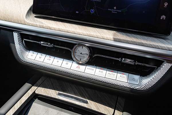 2025 GWM Tank 500 Ultra Hi4-T PHEV P03