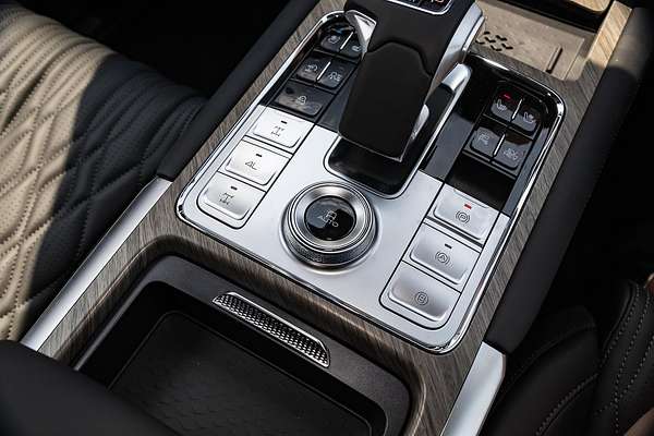 2025 GWM Tank 500 Ultra Hi4-T PHEV P03