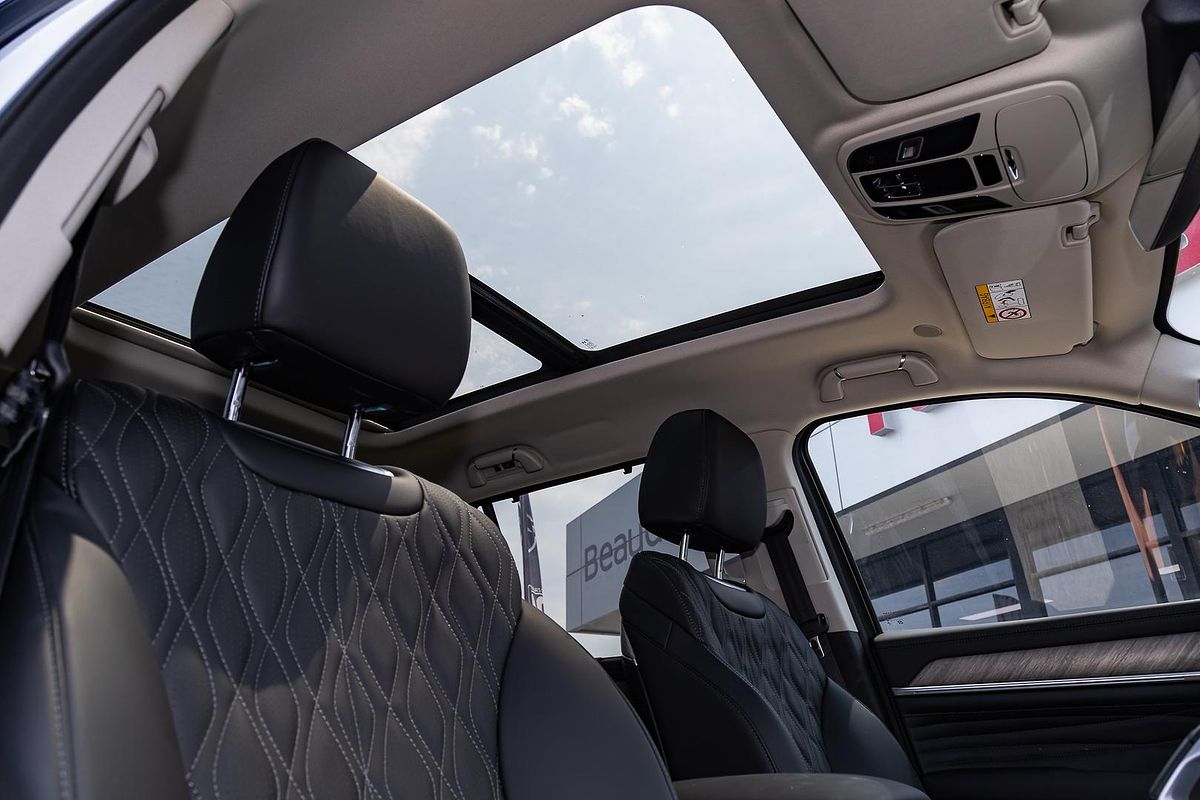 2025 GWM Tank 500 Ultra Hi4-T PHEV P03