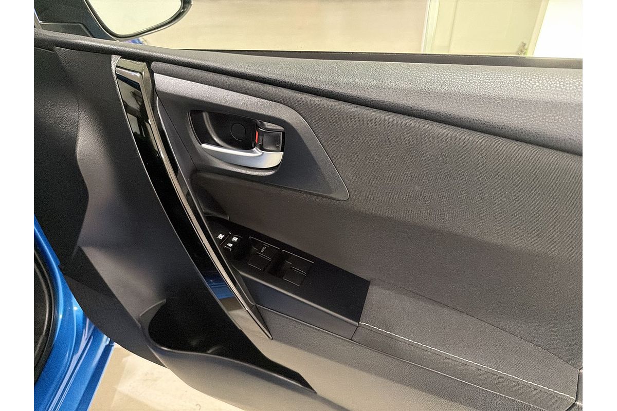 2017 Toyota Corolla Hybrid ZWE186R