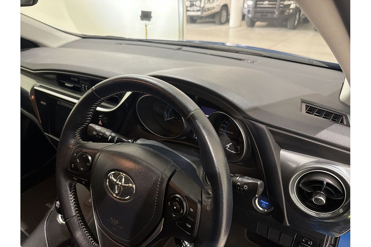 2017 Toyota Corolla Hybrid ZWE186R