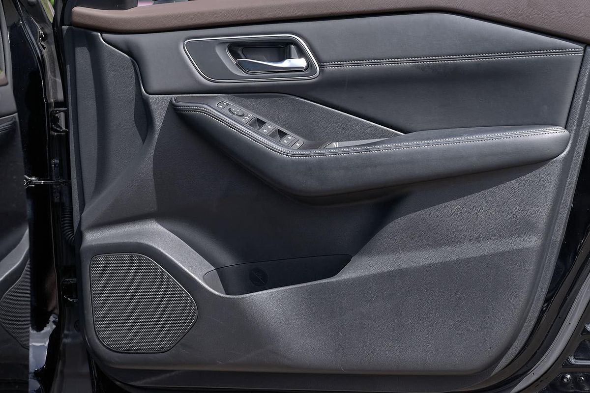 2024 Nissan X-TRAIL ST-L T33