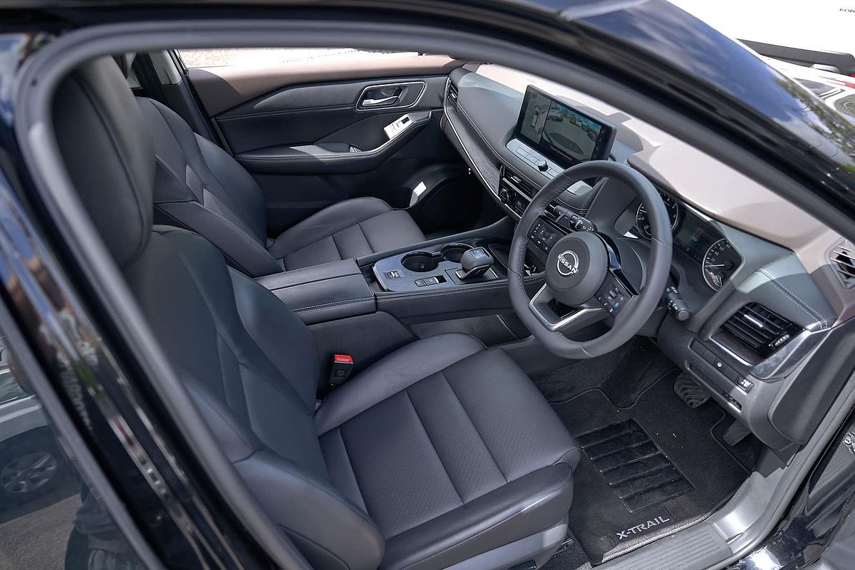 2024 Nissan X-TRAIL ST-L T33