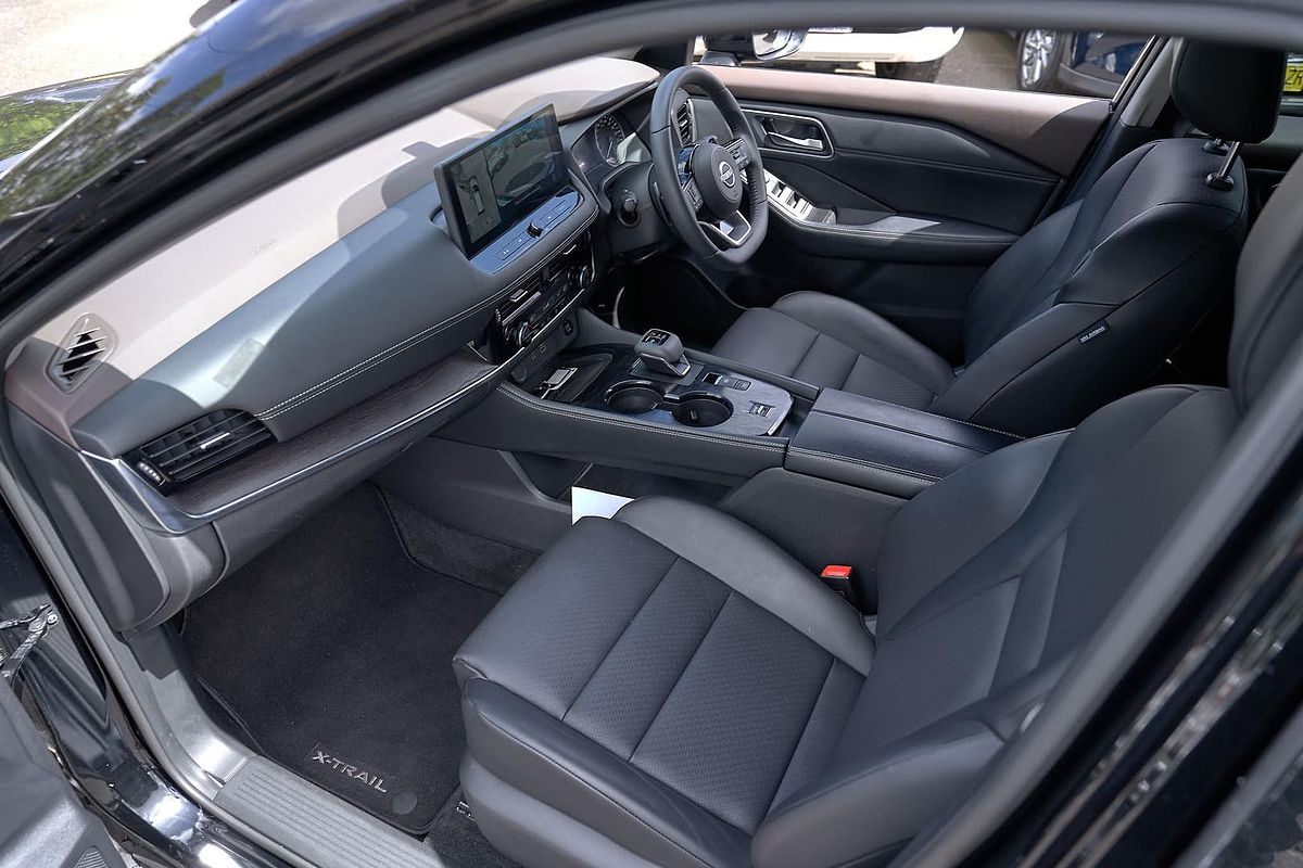 2024 Nissan X-TRAIL ST-L T33
