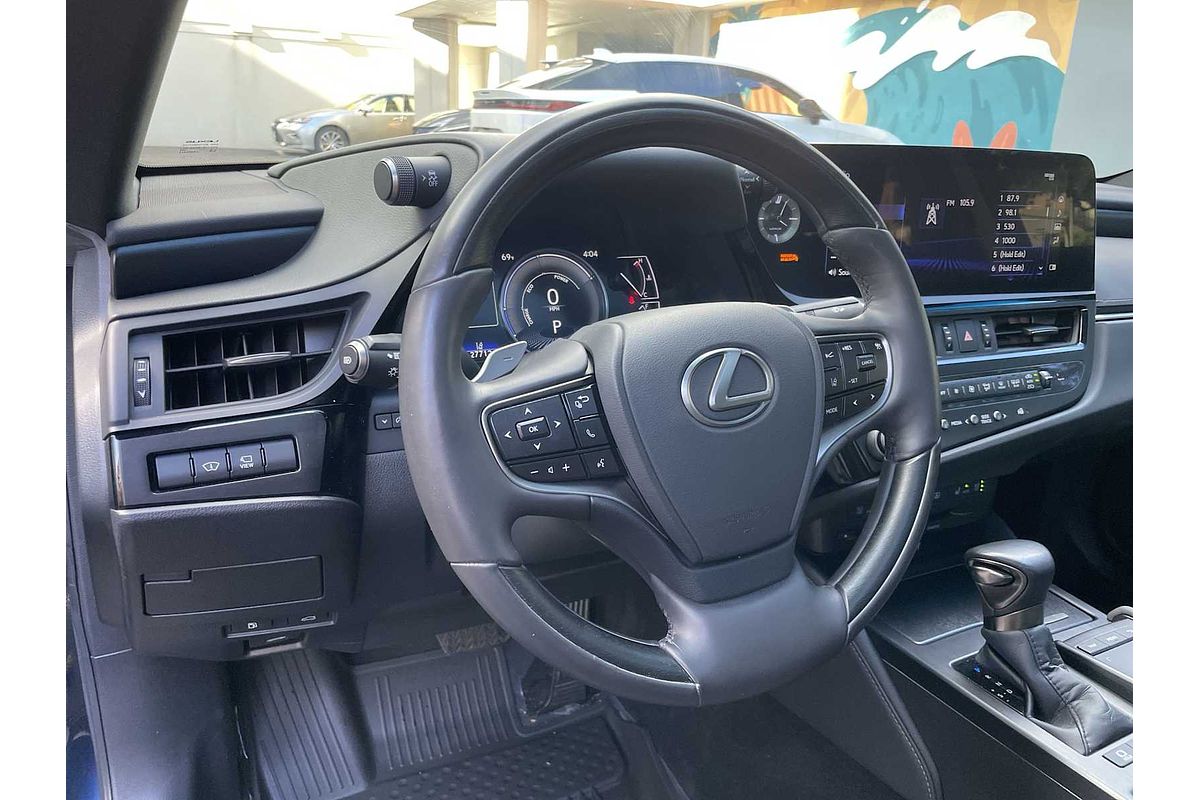 2022 Lexus ES Ultra Luxury