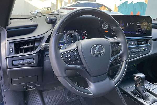 2022 Lexus ES Ultra Luxury