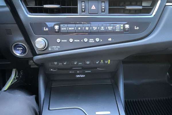 2022 Lexus ES Ultra Luxury