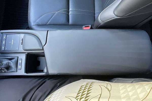 2022 Lexus ES Ultra Luxury