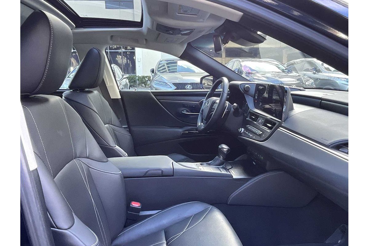 2022 Lexus ES Ultra Luxury