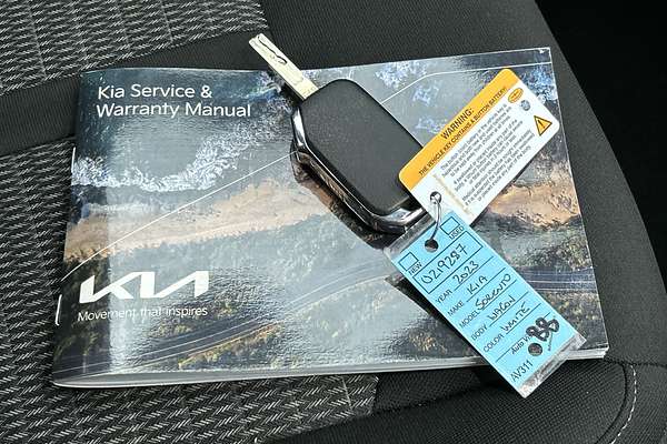 2023 Kia Sorento S MQ4