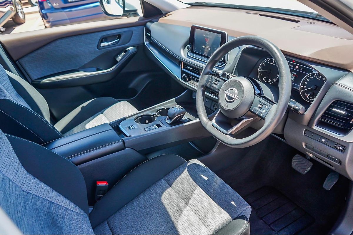 2024 Nissan X-TRAIL ST T33
