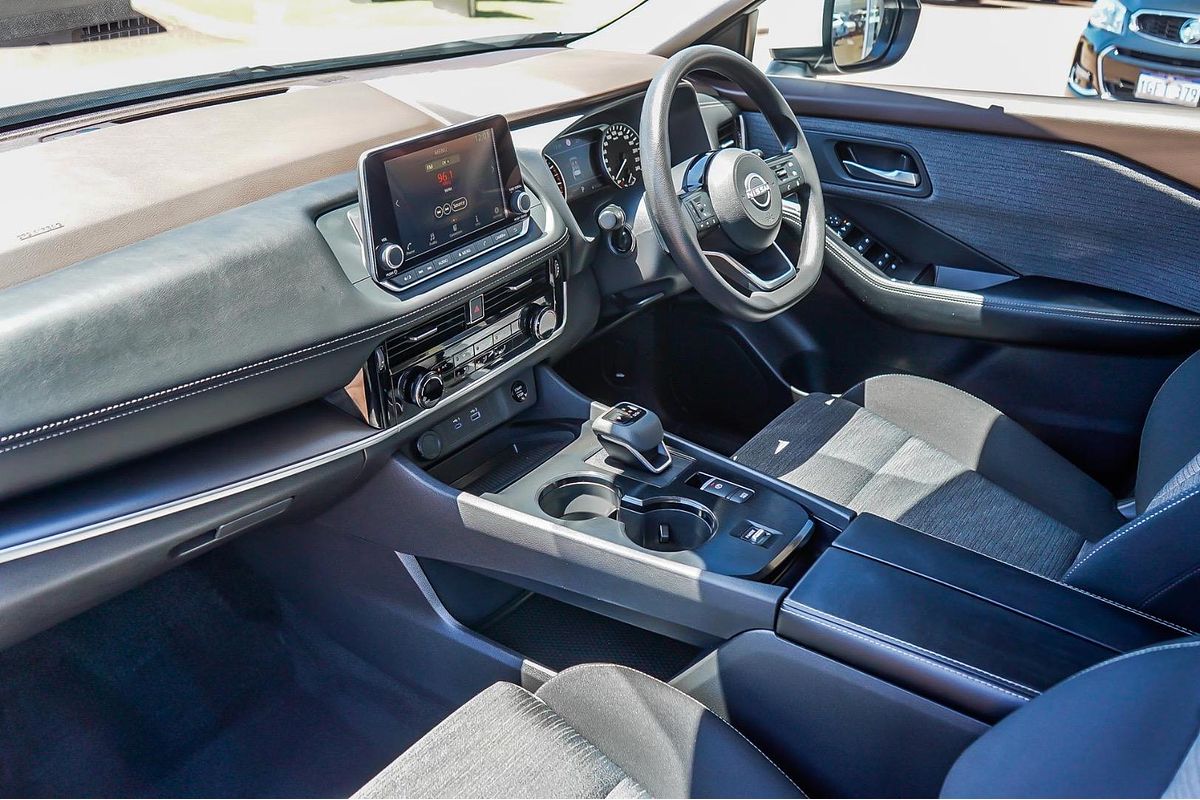 2024 Nissan X-TRAIL ST T33