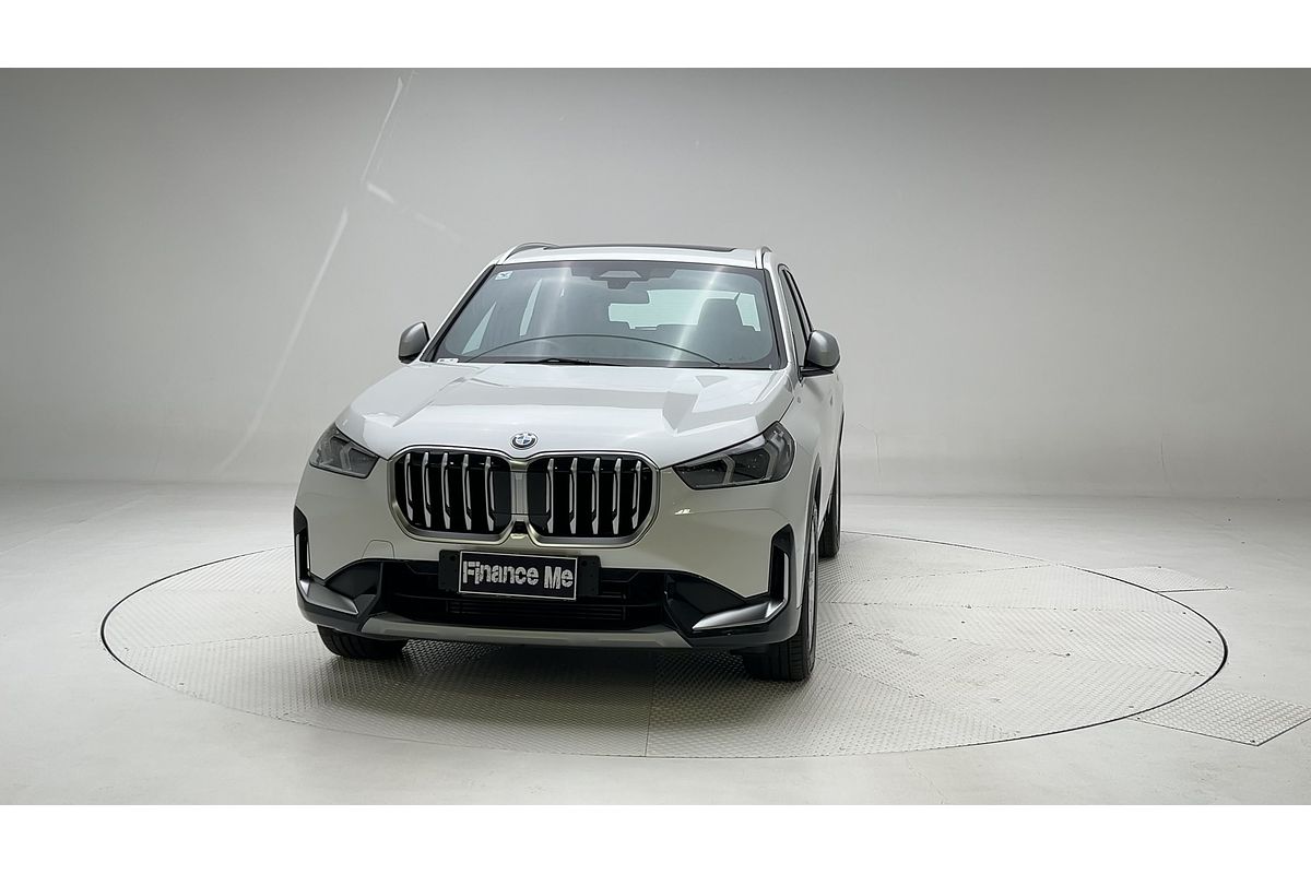 2022 BMW X1 sDrive18i U11