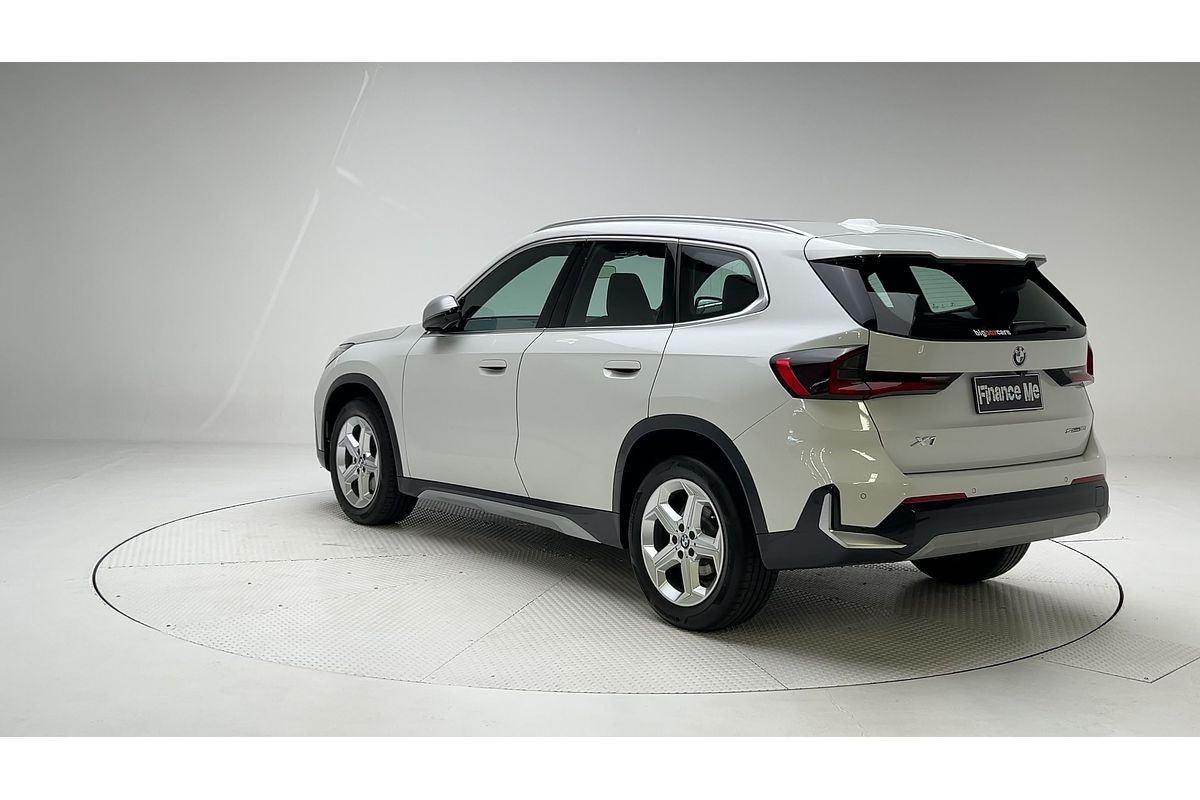 2022 BMW X1 sDrive18i U11