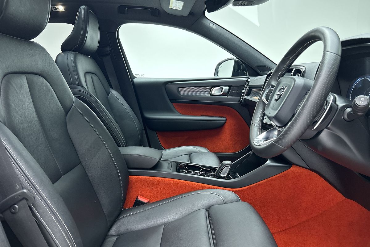 2019 Volvo XC40 T5 R-Design