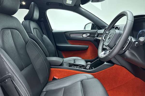2019 Volvo XC40 T5 R-Design