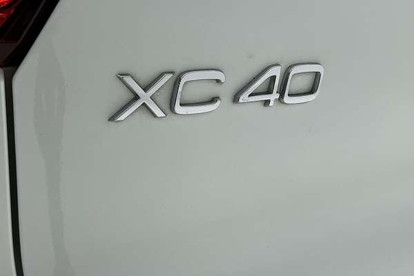 2019 Volvo XC40 T5 R-Design