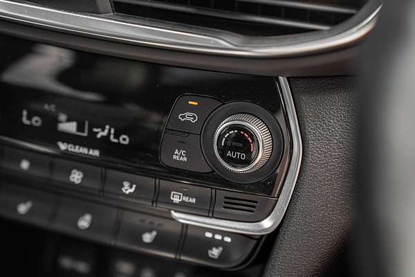 2018 Hyundai Santa Fe Highlander DM5 Series II