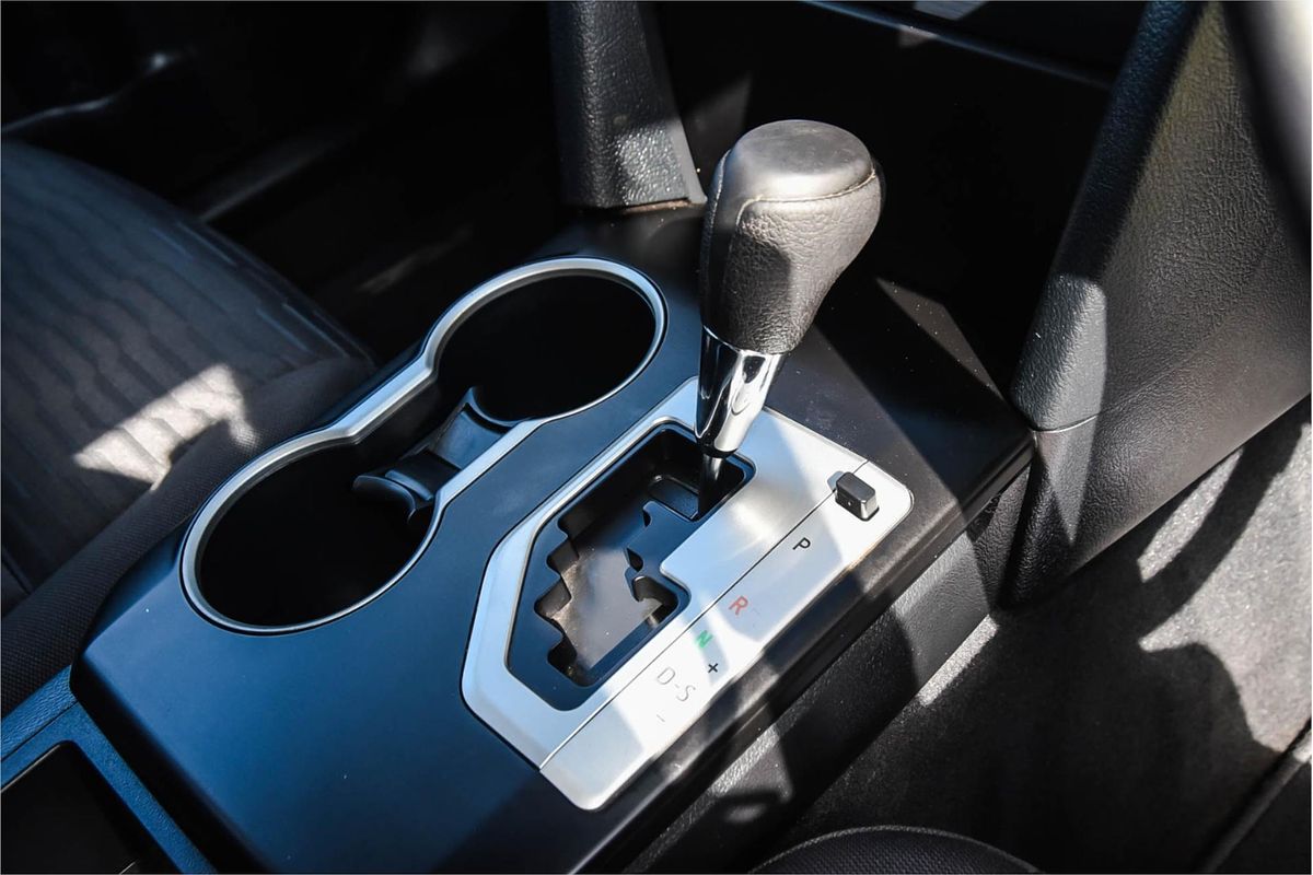 2016 Toyota Camry Atara S ASV50R