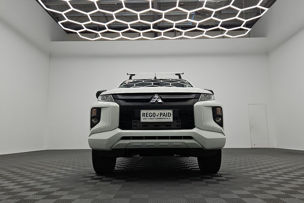 2022 Mitsubishi Triton GLX MR 4X4
