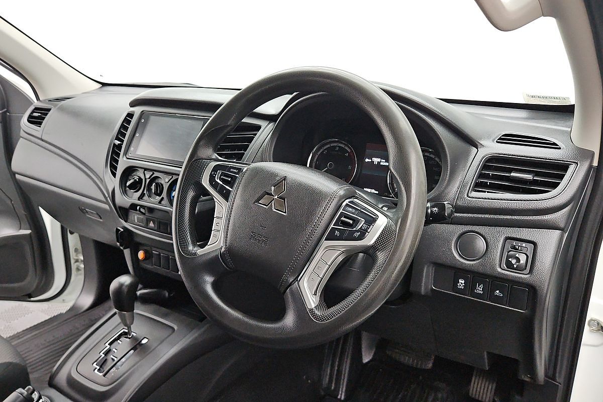 2022 Mitsubishi Triton GLX MR 4X4