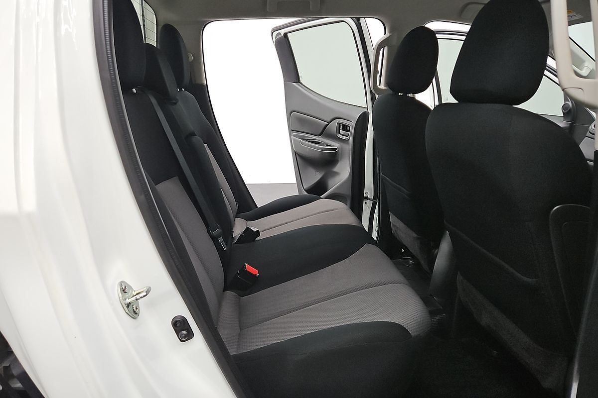 2022 Mitsubishi Triton GLX MR 4X4