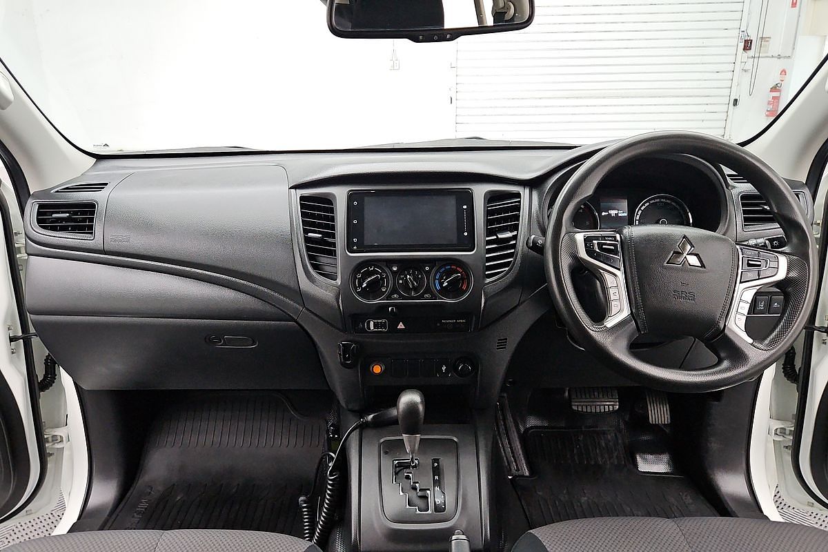 2022 Mitsubishi Triton GLX MR 4X4