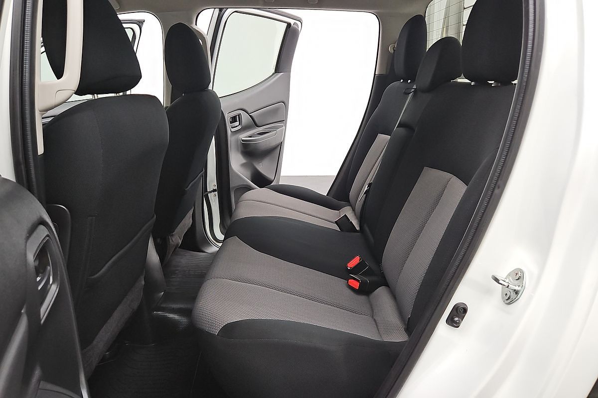 2022 Mitsubishi Triton GLX MR 4X4